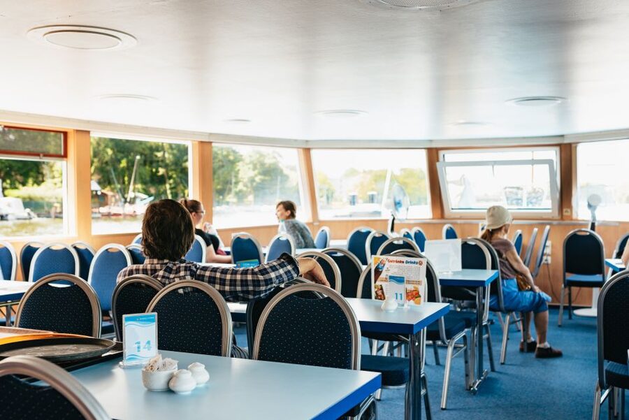 Berlin: Spree Boat Tour to Müggelsee - Leaving Treptow Harbor for the green Spree