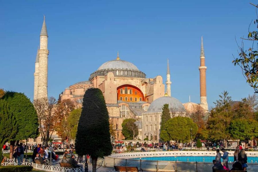Best of Istanbul in 1 Day: Guided Tour with Bosphorus Cruise - Topkapi Palace and the Ottoman court