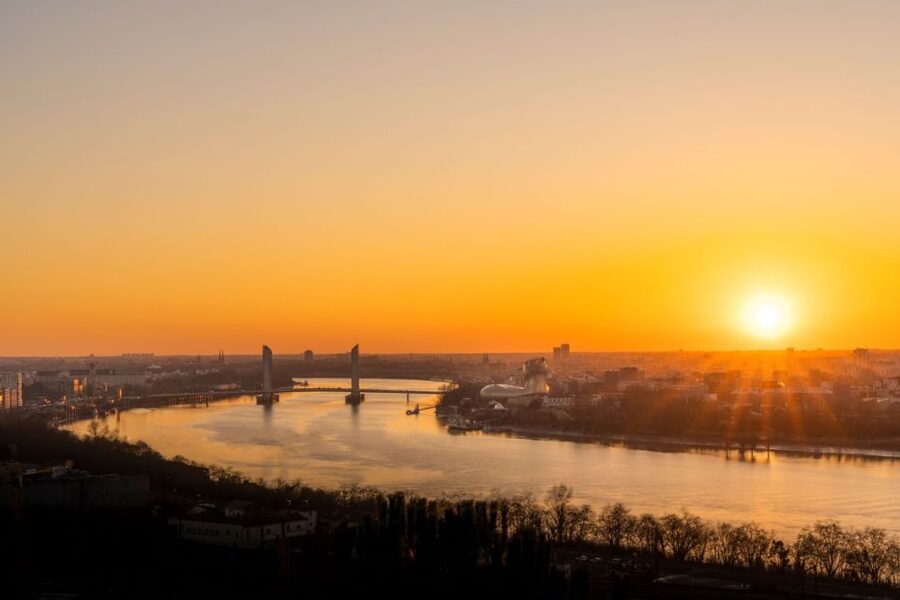 Bordeaux: Evening Apéritif Cruise on the River Garonne - Why the Garonne is the right place for this tasting