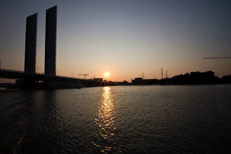Bordeaux: Evening Apéritif Cruise on the River Garonne - Bordeaux’s old quays and the Stone Bridge