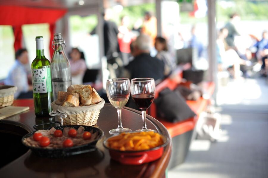 Bordeaux: Evening Apéritif Cruise on the River Garonne - Lormont and the turn near Bassens