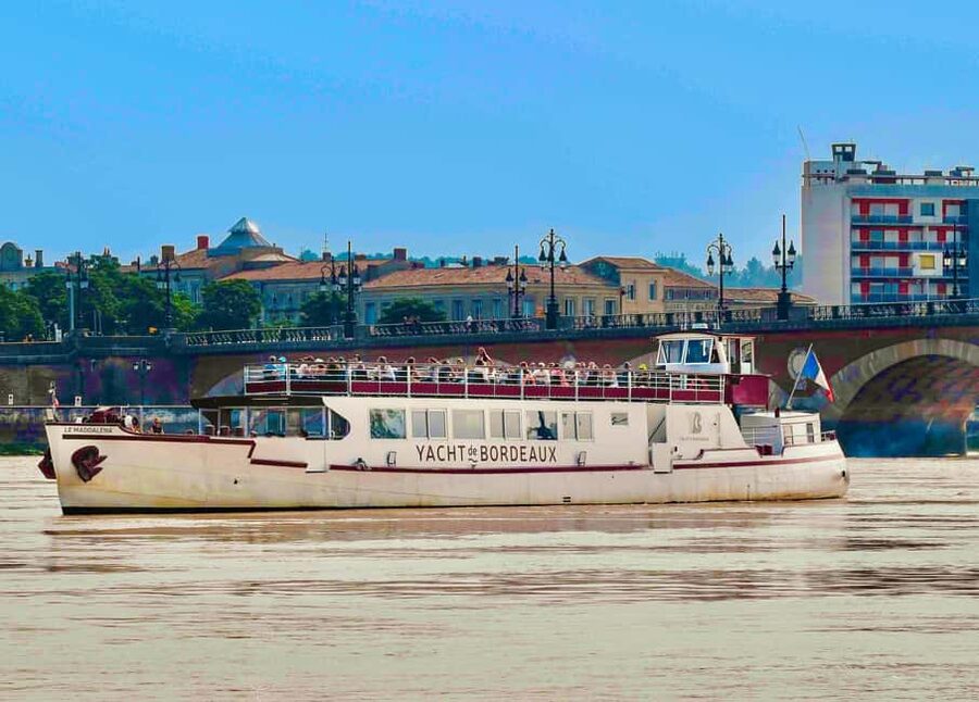 Bordeaux: River Garonne Cruise with Glass of Wine and Canelé - From Chartrons to the Chaban-Delmas Bridge