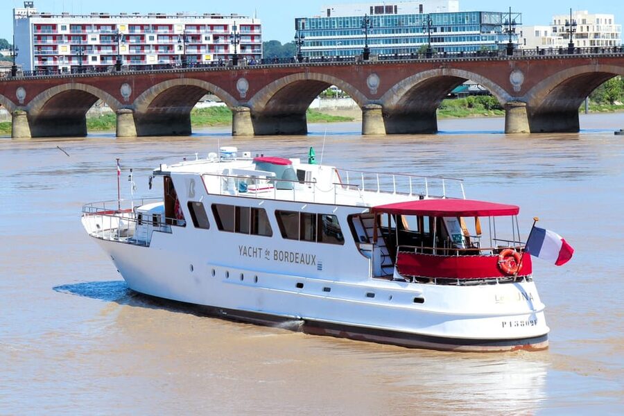 Bordeaux: River Garonne Cruise with Glass of Wine and Canelé - Is $22 good value?