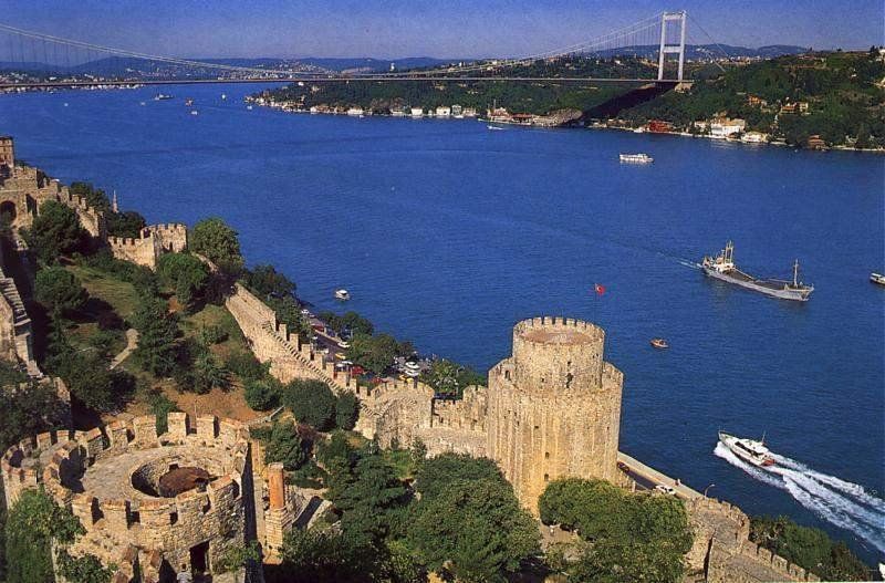 Bosphorus Boat Cruise & Two Continents Tour with Lunch - Walking beside the Byzantine City Walls