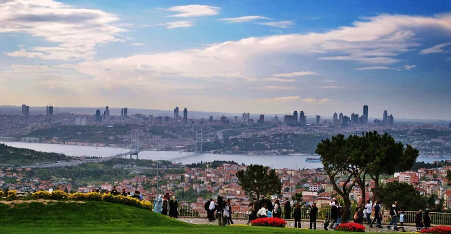 Bosphorus Cruise and Two Continents Tour with Local Guide - Golden Horn views from the road