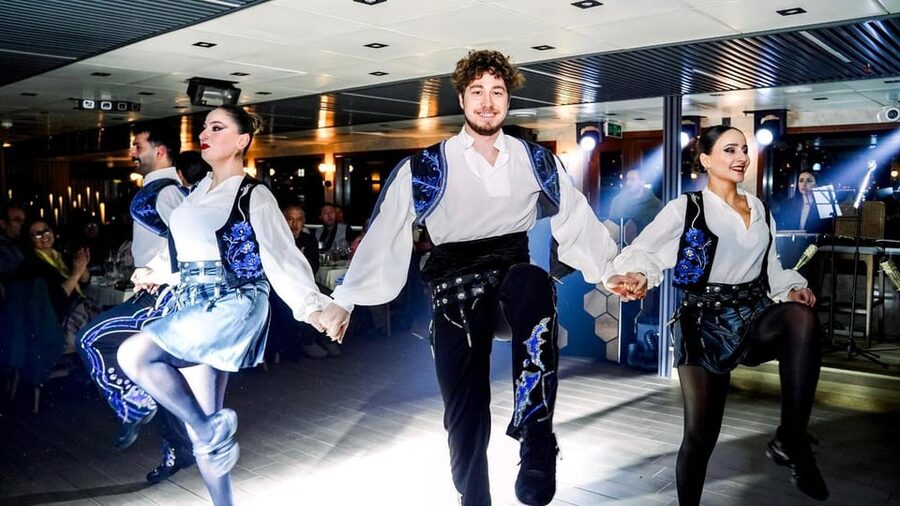 Bosphorus Dinner Cruise & Dance Shows with Private Table - Why a night on the Bosphorus works so well
