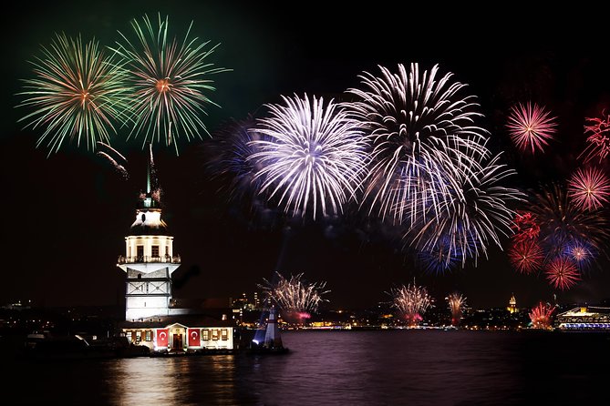 Bosphorus Dinner Cruise with Folk Dance and Live Performances - Rumeli Hisarı, Fatih Sultan Mehmet Bridge, and Anadolu Hisarı