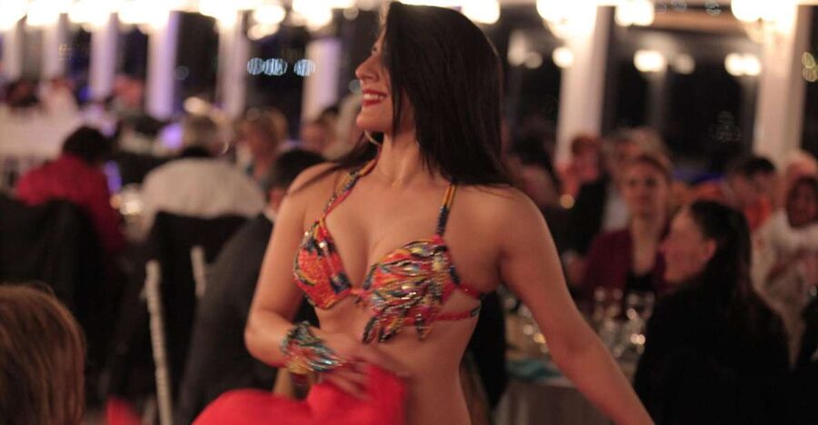 Bosphorus: Dinner Cruise with Live Performances Experience - A social evening for solo visitors