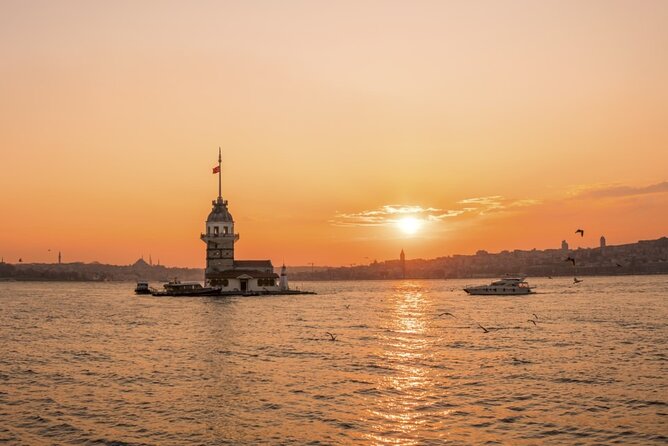 Bosphorus Sightseeing Cruise Tour with Audio Guide - The old city from the water