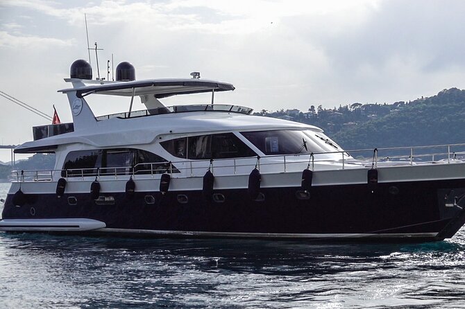Bosphorus Yacht Cruise Experience: Visit the Asian Side - The Asian-Side Pause in Kanlıca