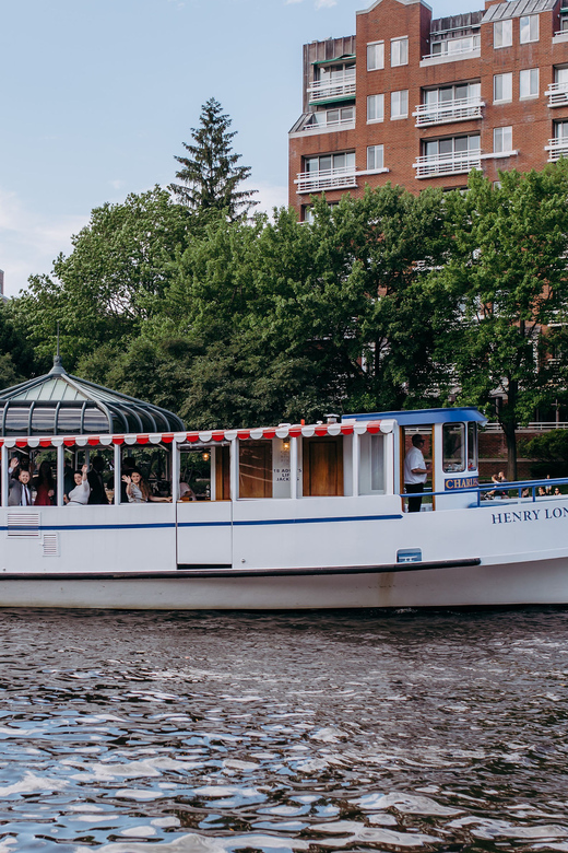 Boston: Charles River Sunset and Cocktail Cruise - Why the lack of narration matters