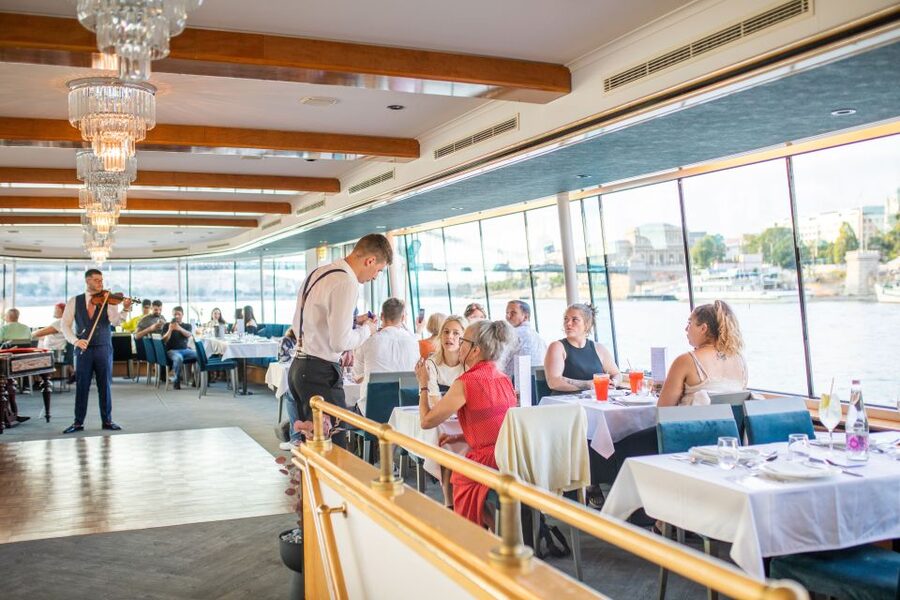 Budapest: 4-Course Dinner River Cruise with Live Folk Music - At a glance