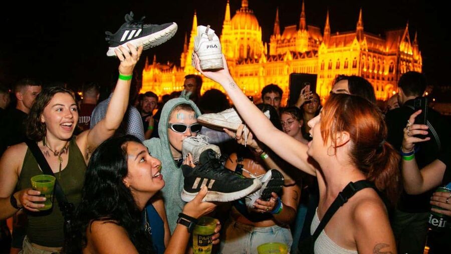 Budapest: Danube Beat Party Cruise with DJ & Drink Packages - Key points before you book