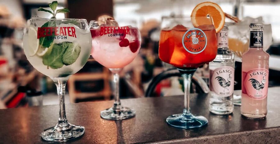 Budapest: Danube Cruise with Folk Dancing and Drinks - Seating, timing, and practical advice