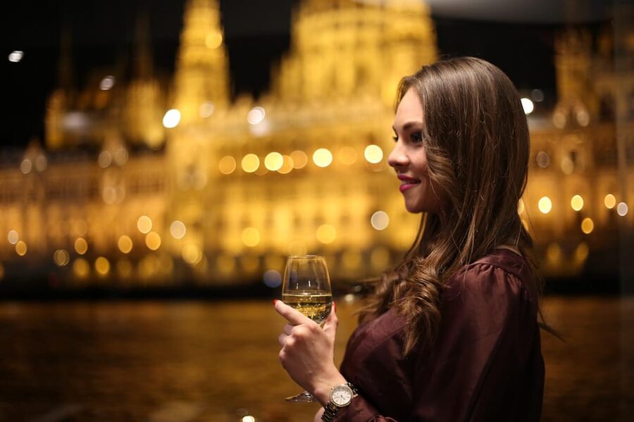 Budapest: Danube Cruise with Folk Dancing and Drinks - Chain Bridge and Buda Castle after dark