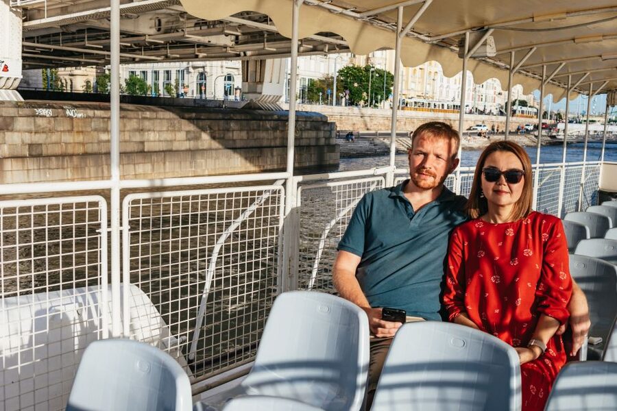 Budapest: Danube River City Lights Express Cruise - Food, drinks, and the real cost