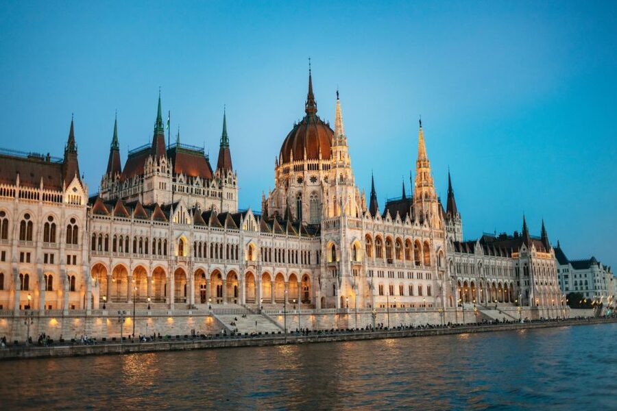 Budapest: Danube River Cruise with Dinner and Prosecco - Five things to know before you book