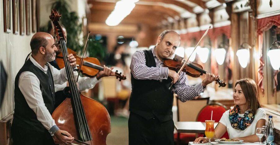 Budapest: Danube River Cruise with Dinner and Prosecco - Dinner with goulash, lángos, or a wider buffet