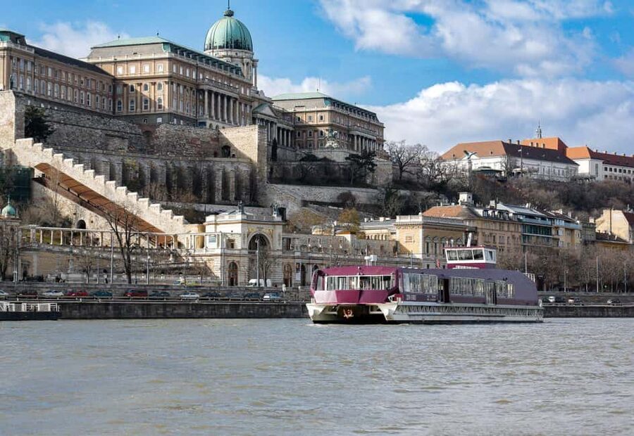Budapest: Danube River Sightseeing Cruise with Audio Guide - Parliament is the star of the first pass