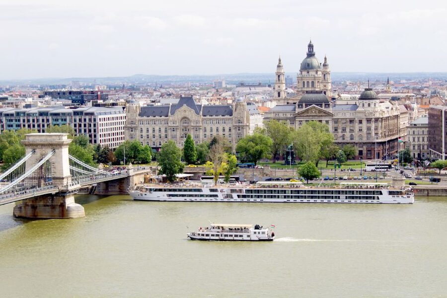 Budapest: Day or Night River Cruise on Panoramic Boat - Castle Hill, Matthias Church, and Fisherman’s Bastion