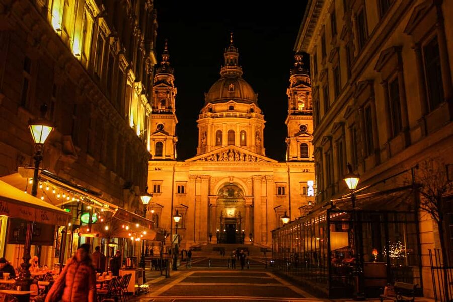 Budapest Night Tour in Spanish and Danube Boat Ride (optional) - Why Budapest works so well after dark
