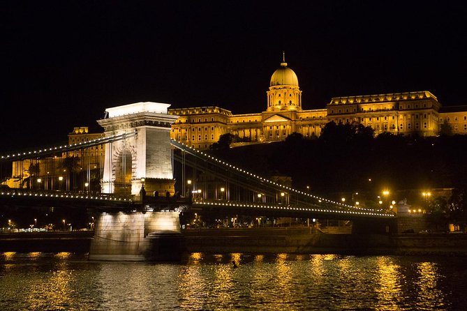 Budapest: Night Walking Tour with Danube River Cruise - Why Budapest works so well after sunset
