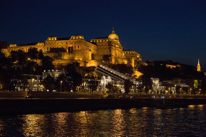 Budapest: Night Walking Tour with Danube River Cruise - St. Stephen’s Basilica and the first major sights