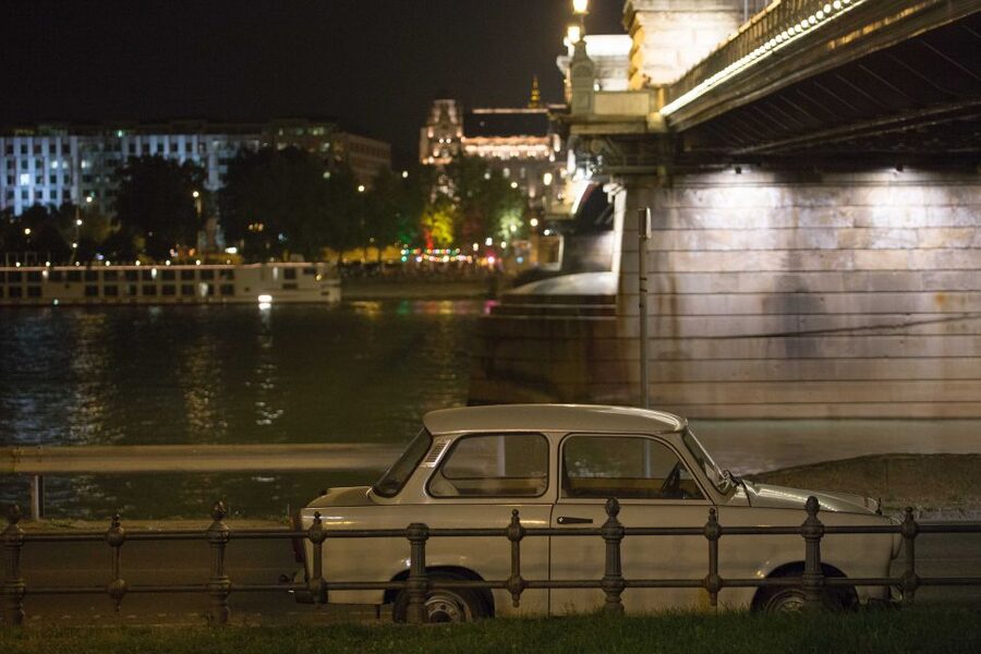 Budapest: Night Walking Tour with River Cruise and Wine - Key points to know before booking