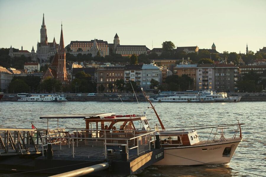 Budapest: Private Danube Yacht Cruise with Welcome Drink - Central Budapest from the Danube