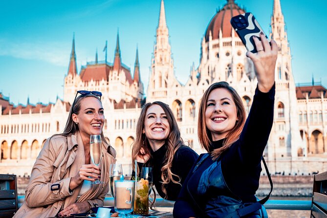 Budapest River Cruise with 1 Free Tokaj Frizzante and Audio Guide - Buda Castle, Fisherman’s Bastion, and the Chain Bridge