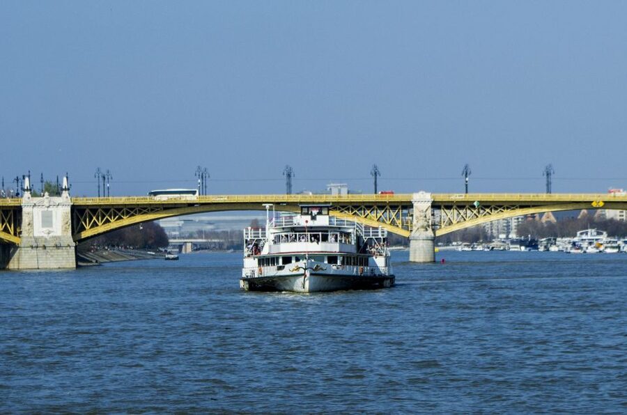 Budapest: Sightseeing Cruise on the Danube - Buda Castle, Matthias Church, and Fisherman’s Bastion