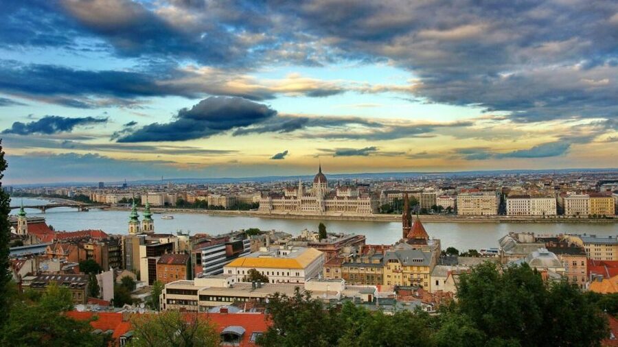 Budapest: Sightseeing Cruise on the Danube - Gellért Hill and the Citadella