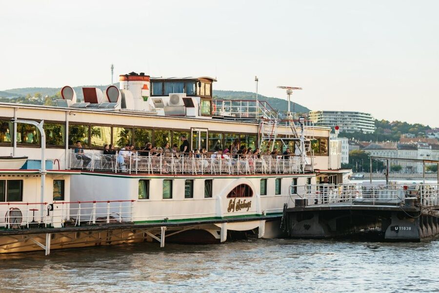 Budapest: Sightseeing Cruise on the Danube - Boarding the Gróf Széchenyi