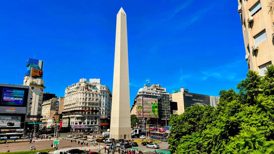 Buenos Aires: City Tour with Scenic River Cruise - San Telmo, cobblestones and tango character
