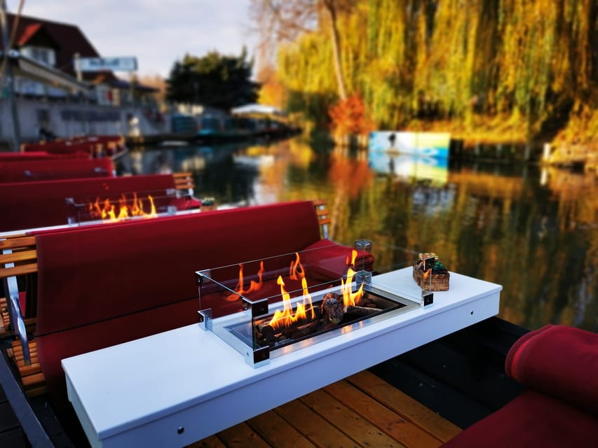 Burg: Spreewald Winter Cruise with Fireplace - Cruising through Burg-Dorf