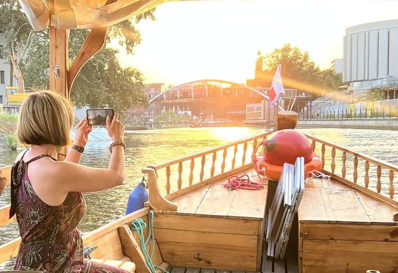 Bydgoszcz: River Cruise with local Wine and Cheese Tasting - A one-hour route through Bydgoszcz