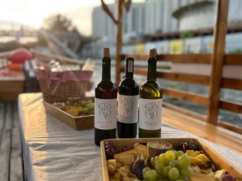 Bydgoszcz: River Cruise with local Wine and Cheese Tasting - Starting at Wyspa Młyńska and finding the Fryc boat
