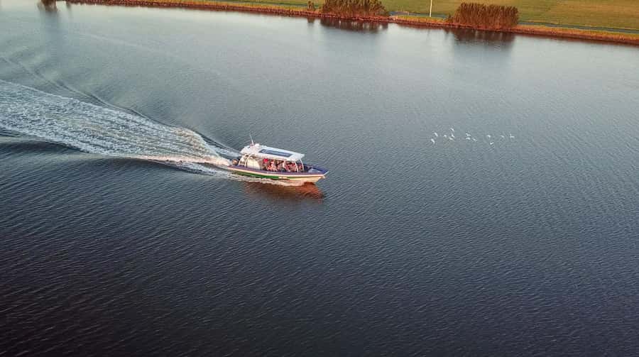 Byron Bay: Scenic Sunset River Cruise - Following the Richmond River toward the sea