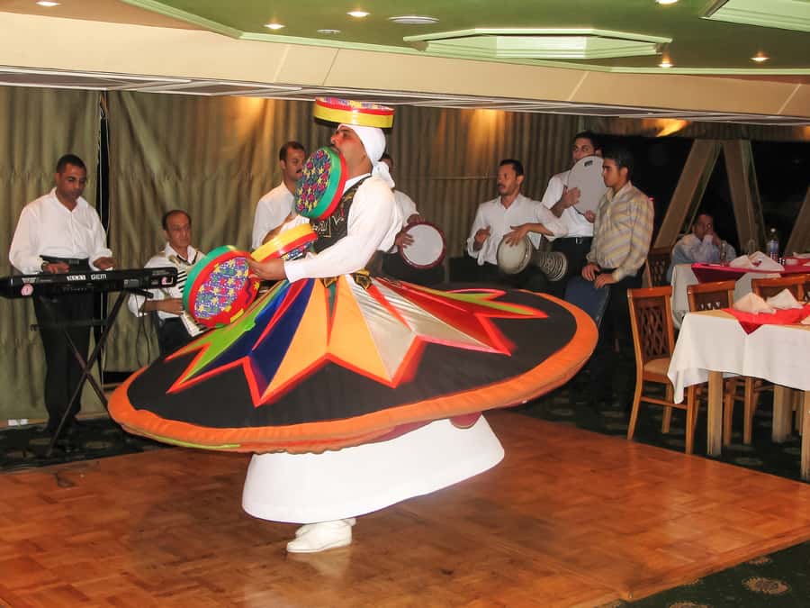 Cairo: Dinner Cruise on the Nile River with Entertainment - Booking tips for a smoother evening