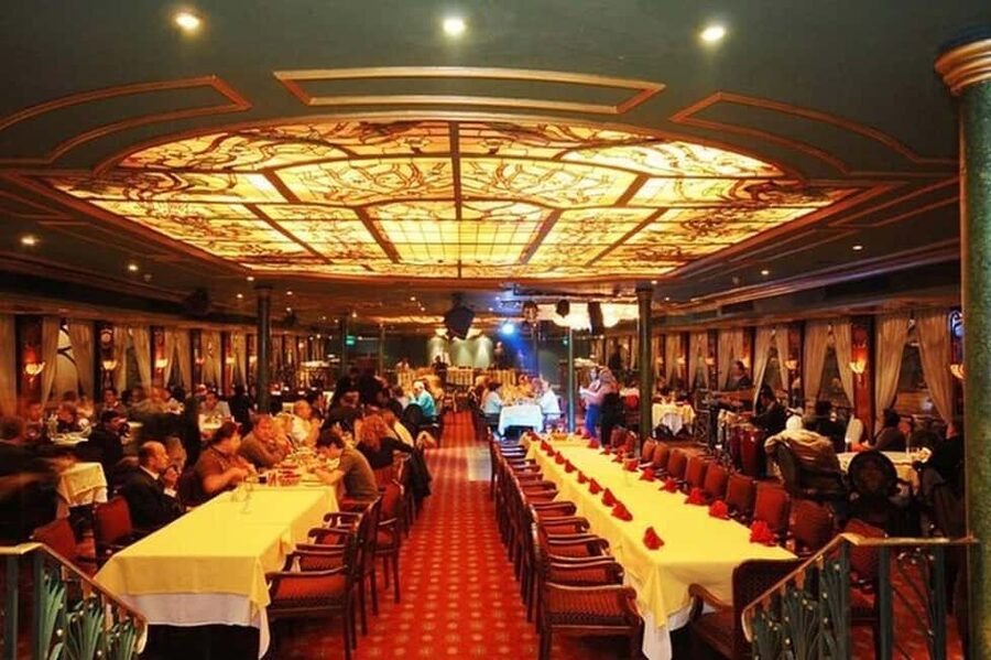 Cairo: Nile Dinner Cruise with Belly Dancer Show and Music - Boarding and finding the best seat