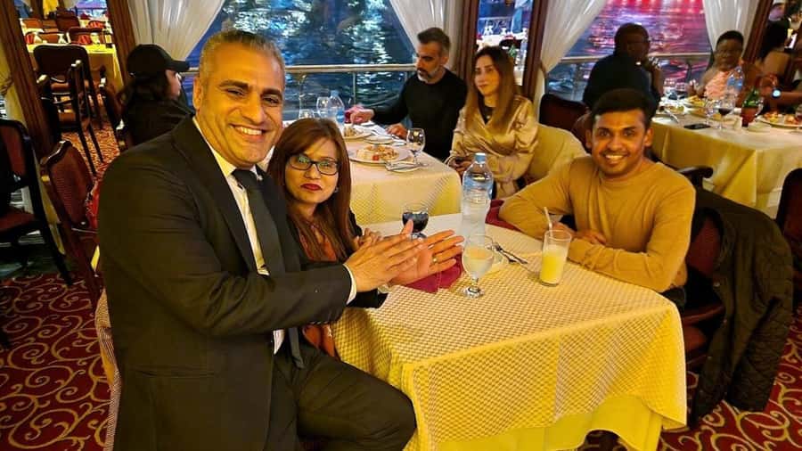 Cairo: Nile Maxim Luxurious Dinner Cruise with Dance Show - Egyptian Dinner With Oriental and International Choices