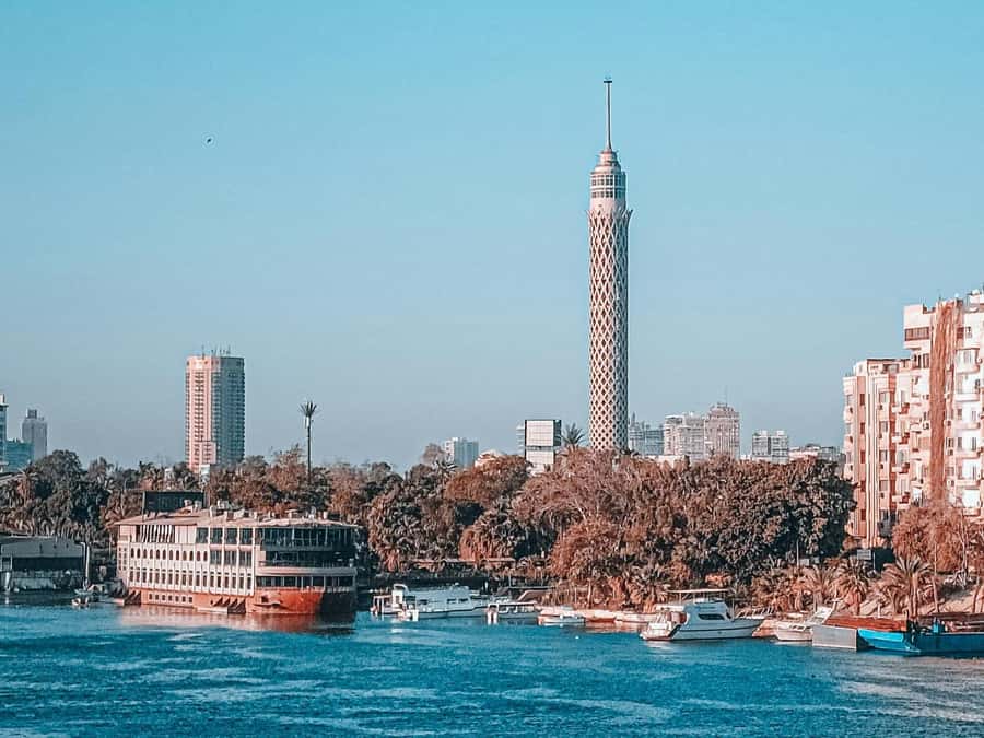 Cairo: Sunset Cairo Tower Tour With Nile River Dinner Cruise - A five-hour evening with two faces of Cairo