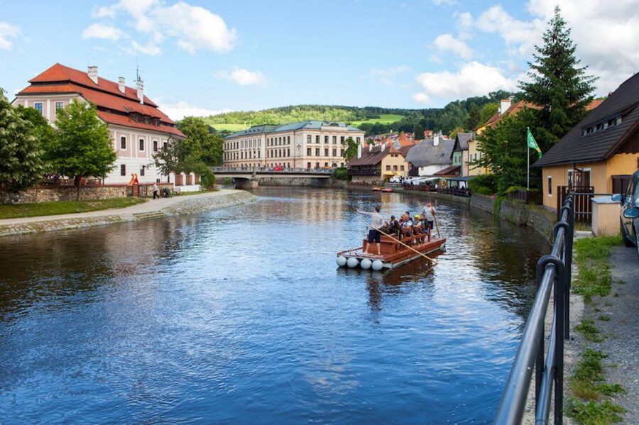 Český Krumlov: Wooden Raft River Cruise - Key points about the Český Krumlov raft cruise