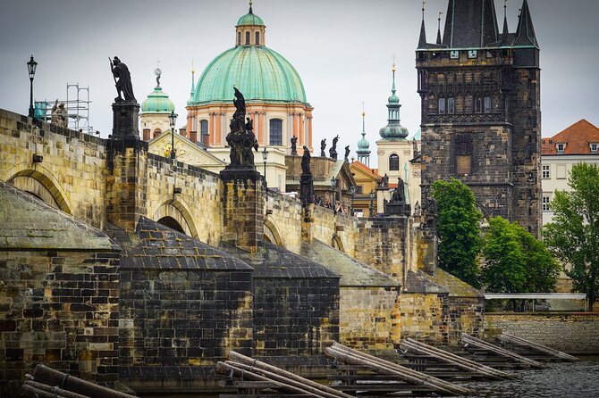 Charles Bridge: River Boat Cruise & Guided Tour ️with PragueWay - Lennon Wall and the Prague of living memory