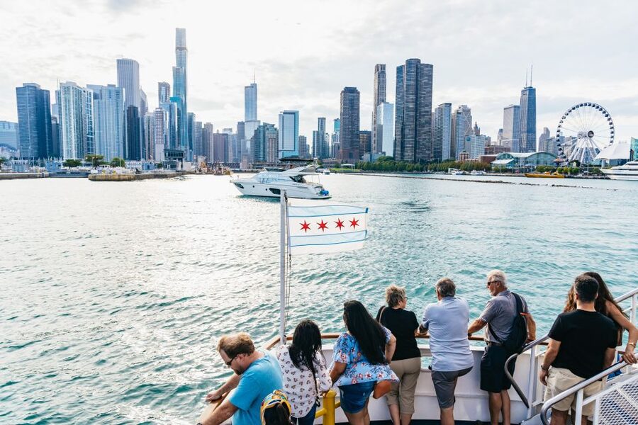 Chicago: 1.5-Hour Lake and River Architecture Cruise - From Mies van der Rohe to modern towers