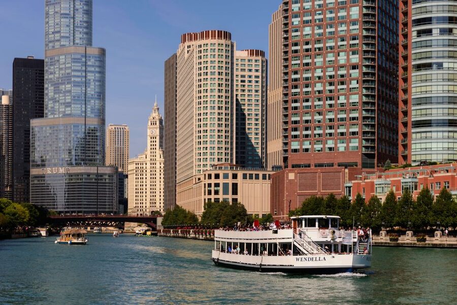Chicago: 45-Minute Family-Friendly Architecture River Cruise - Meeting near the Wrigley Building