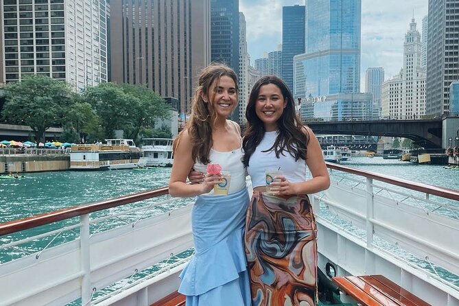 Chicago Architectural River Cruise - The boat, seating, and sight lines