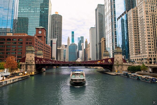 Chicago Architectural River Cruise - Lake Point Tower, Navy Pier, and the riverfront view