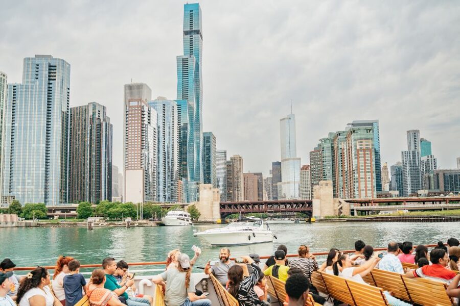 Chicago: Architecture River Cruise Skip-the-Ticket Line - Choosing between a morning, sunset, or night departure