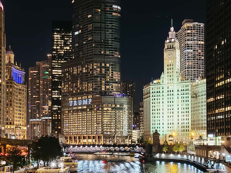 Chicago: Fireworks Cruise with Lake or River Viewing Options - Pick the river cruise for a shorter night out